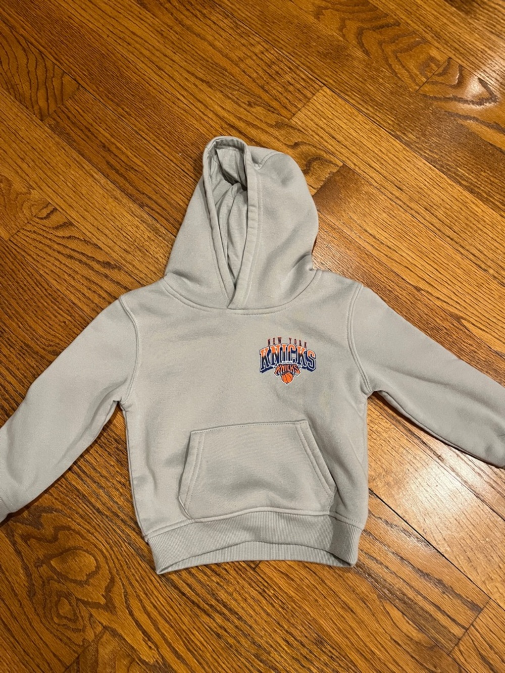 NY Knicks grey hoodie size 3T